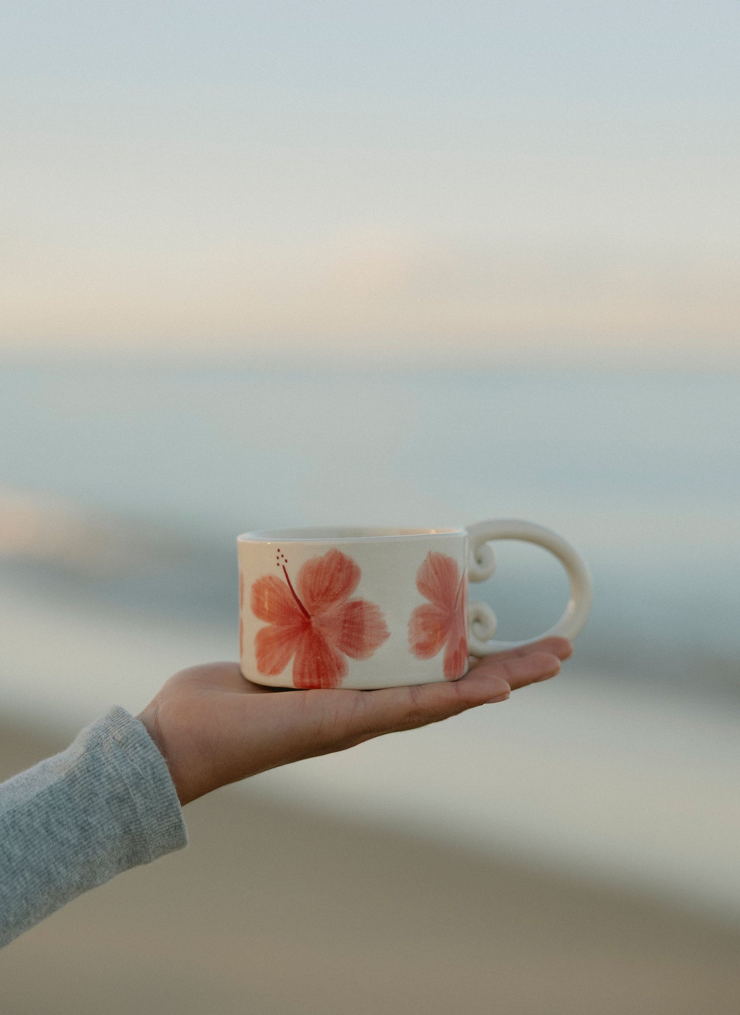 Hibiscus Swirl Handle | Red